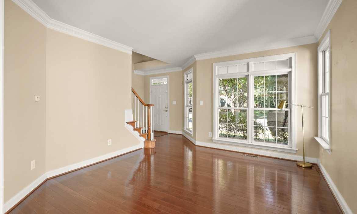 Garrell Group Top Leesburg Realtor 19162 Coton Hall Rd web 08