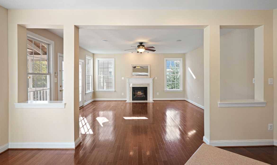 Garrell Group Top Leesburg Realtor 19162 Coton Hall Rd web 11