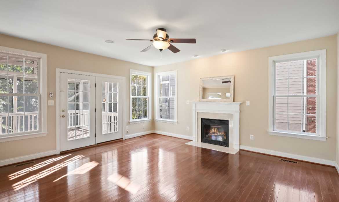 Garrell Group Top Leesburg Realtor 19162 Coton Hall Rd web 12