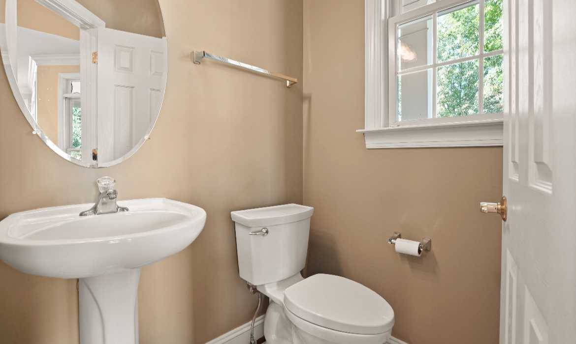 Garrell Group Top Leesburg Realtor 19162 Coton Hall Rd web 14