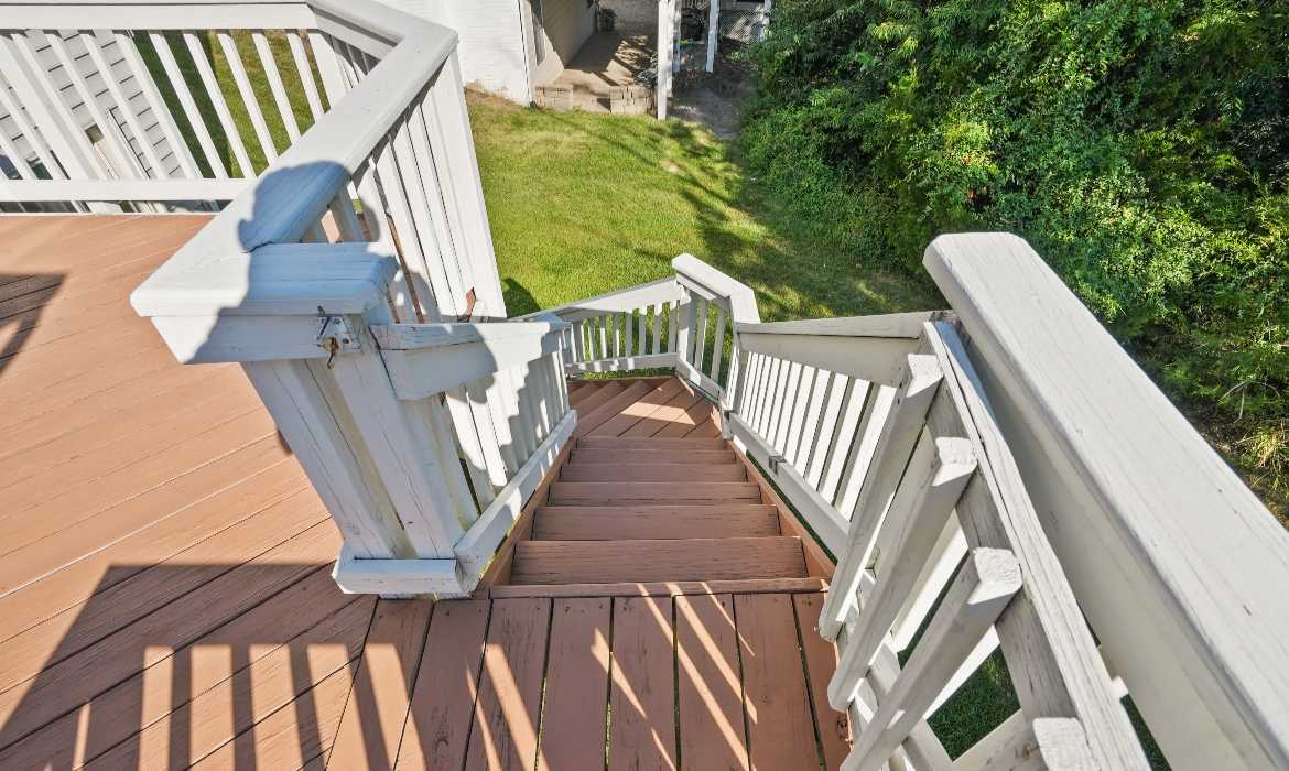 Garrell Group Top Leesburg Realtor 19162 Coton Hall Rd web 17