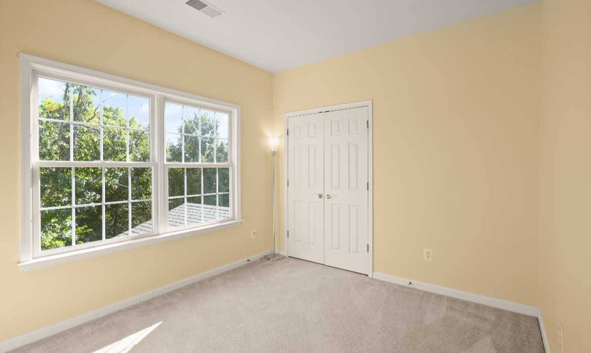 Garrell Group Top Leesburg Realtor 19162 Coton Hall Rd web 22