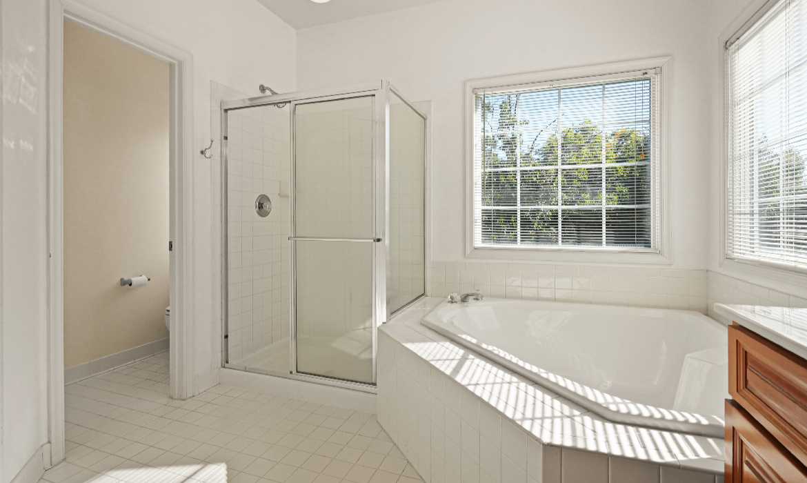 Garrell Group Top Leesburg Realtor 19162 Coton Hall Rd web 27