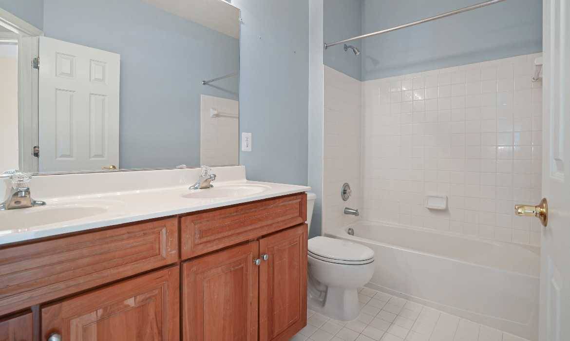 Garrell Group Top Leesburg Realtor 19162 Coton Hall Rd web 29