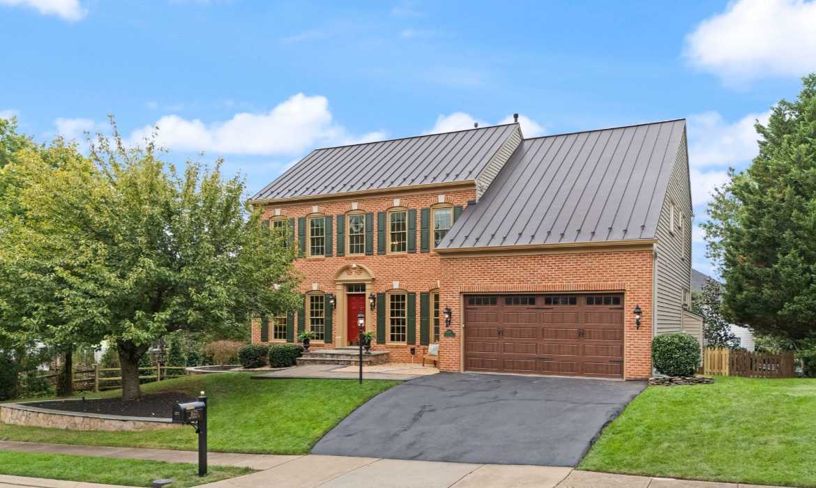 Garrell Group Top Leesburg Realtor 18571 Dettington Ct web 01