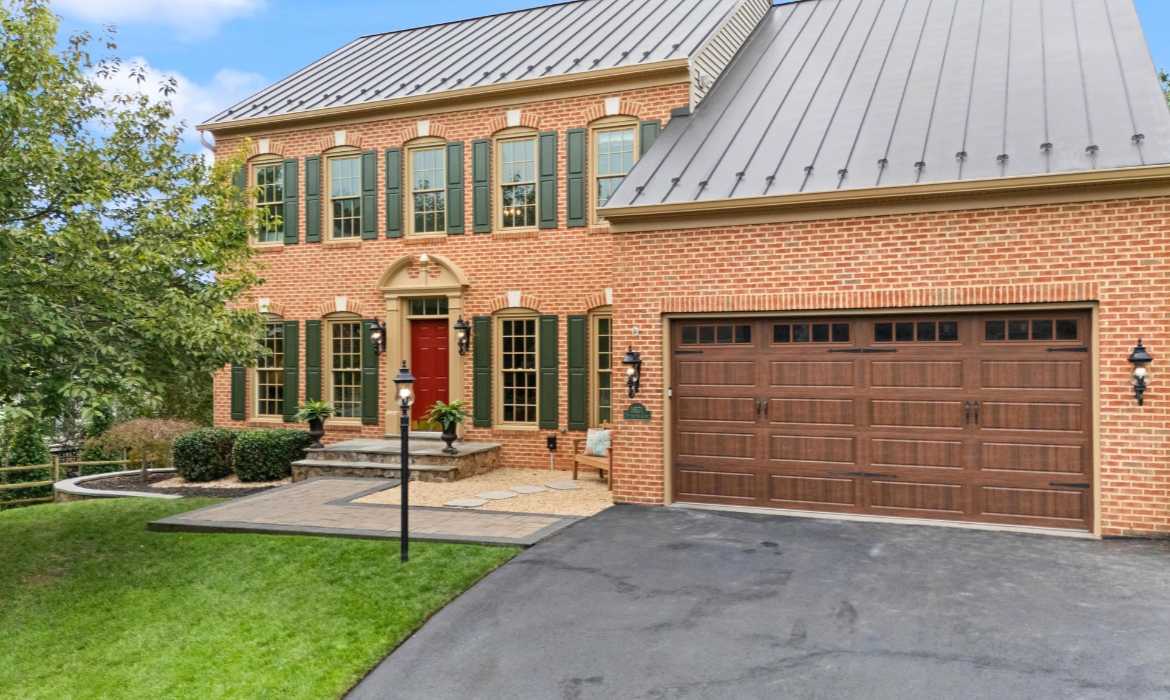 Garrell Group Top Leesburg Realtor 18571 Dettington Ct web 02