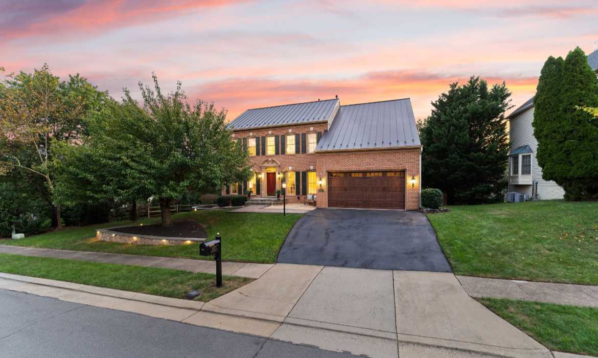 Garrell Group Top Leesburg Realtor 18571 Dettington Ct web 03