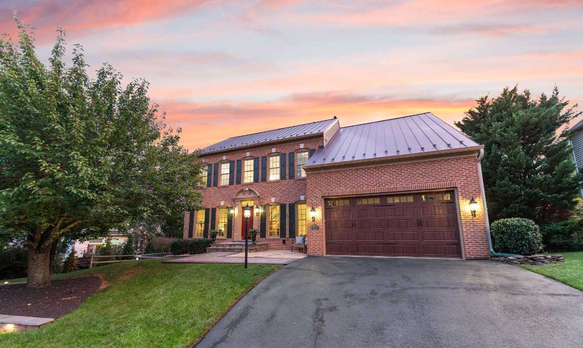 Garrell Group Top Leesburg Realtor 18571 Dettington Ct web 04