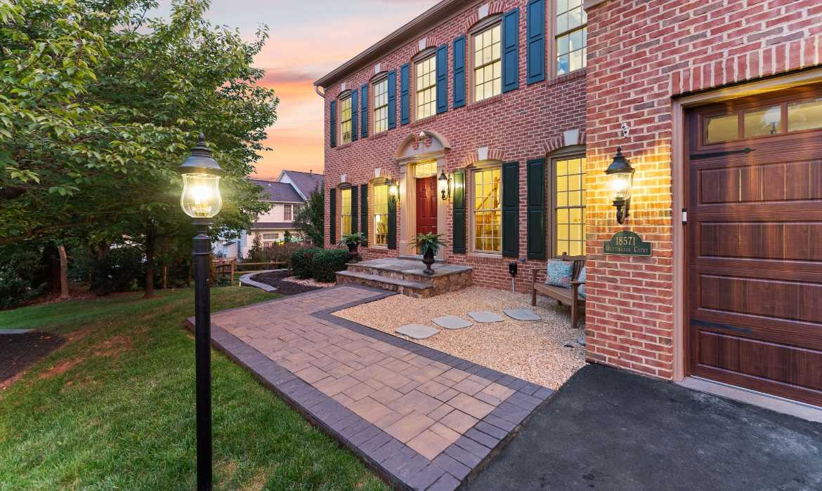 Garrell Group Top Leesburg Realtor 18571 Dettington Ct web 06