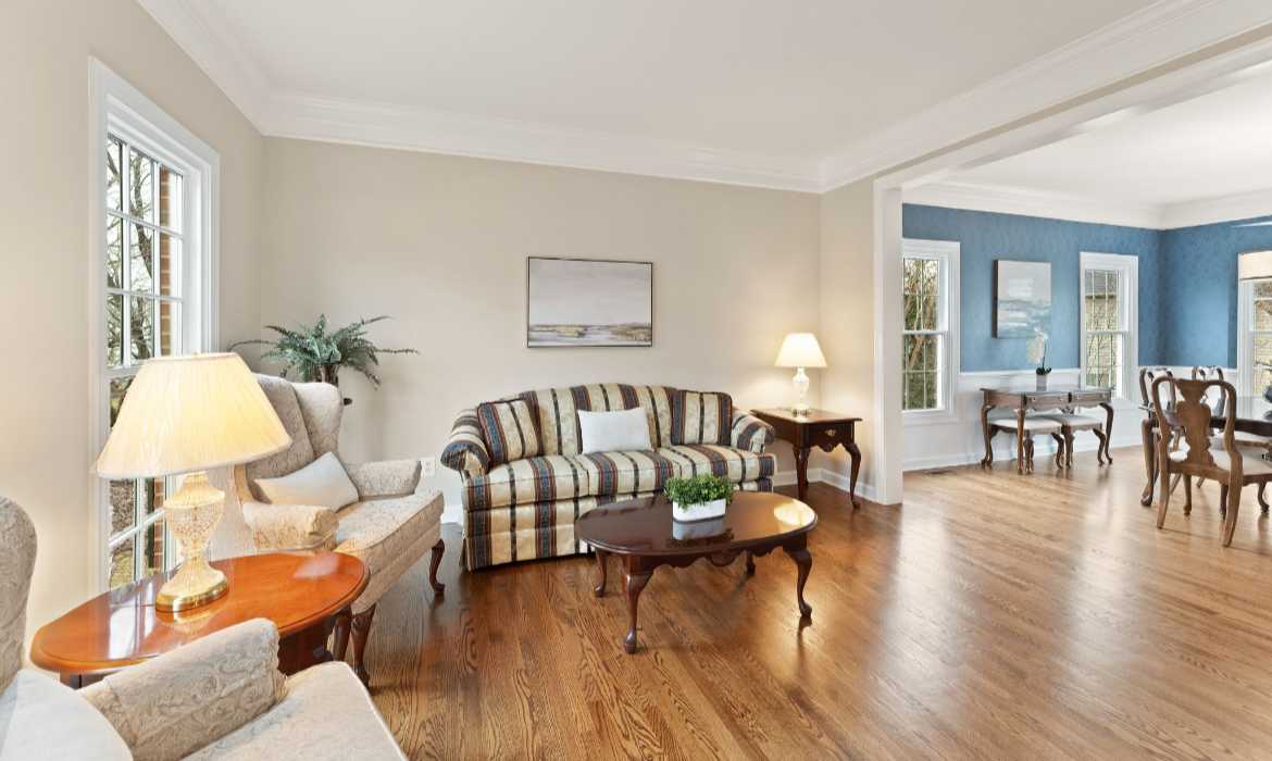 Garrell Group Top Leesburg Realtor 18571 Dettington Ct web 10