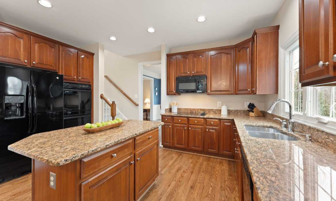 Garrell Group Top Leesburg Realtor 18571 Dettington Ct web 12