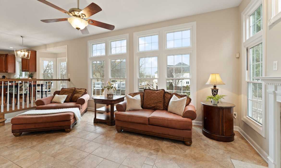 Garrell Group Top Leesburg Realtor 18571 Dettington Ct web 16