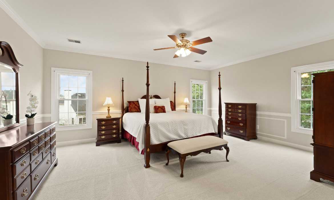 Garrell Group Top Leesburg Realtor 18571 Dettington Ct web 19