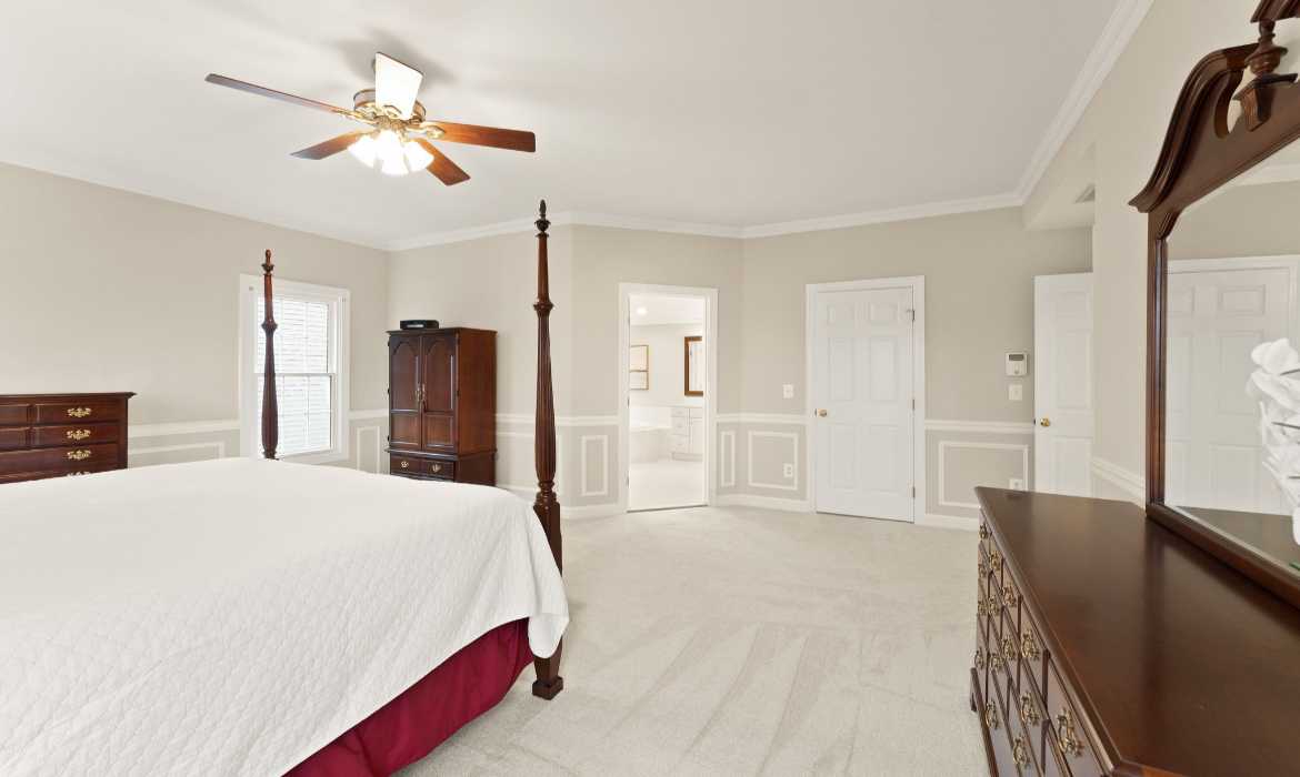 Garrell Group Top Leesburg Realtor 18571 Dettington Ct web 20