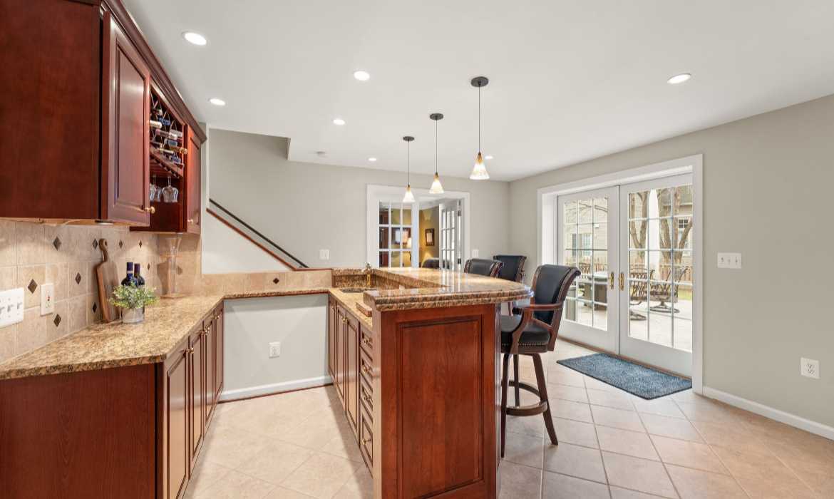 Garrell Group Top Leesburg Realtor 18571 Dettington Ct web 31