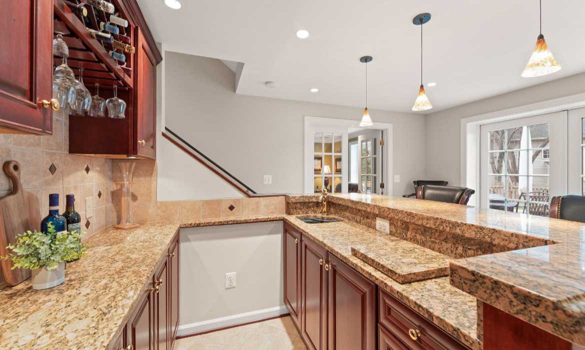 Garrell Group Top Leesburg Realtor 18571 Dettington Ct web 32