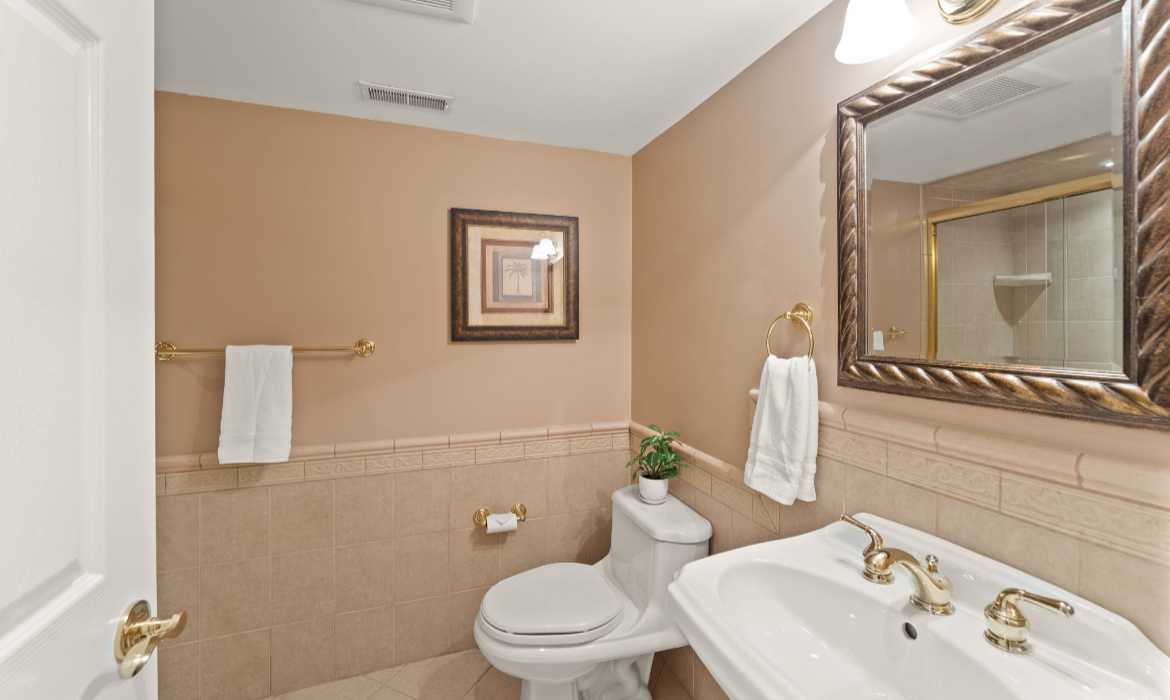 Garrell Group Top Leesburg Realtor 18571 Dettington Ct web 38