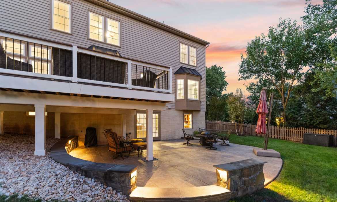 Garrell Group Top Leesburg Realtor 18571 Dettington Ct web 40