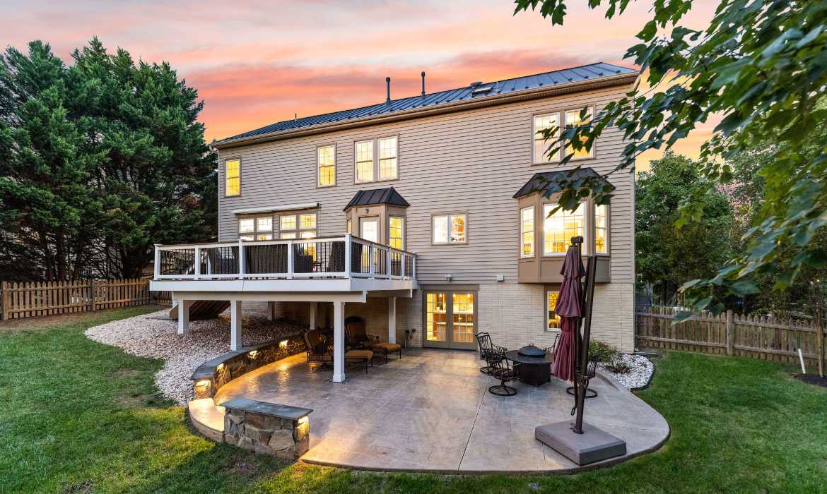 Garrell Group Top Leesburg Realtor 18571 Dettington Ct web 42