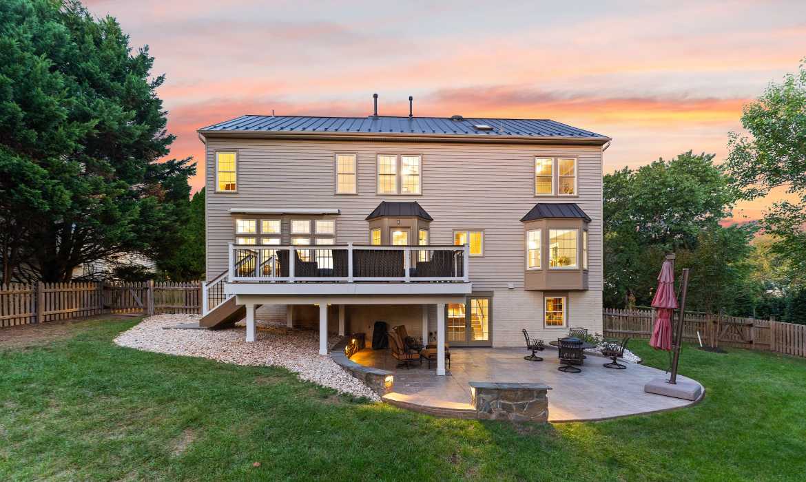 Garrell Group Top Leesburg Realtor 18571 Dettington Ct web 43