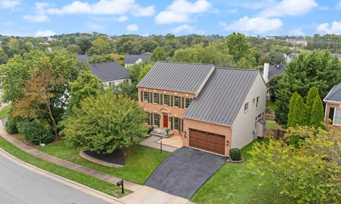 Garrell Group Top Leesburg Realtor 18571 Dettington Ct web 45