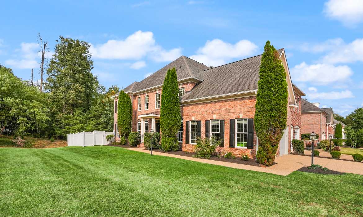 Garrell Group Top Leesburg Realtor 43616 Carradoc Farm Ter web 01