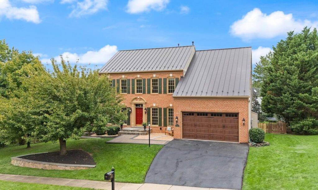 Garrell Group Top Potomac Station Realtor 18571 Dettington Ct 01 Front View