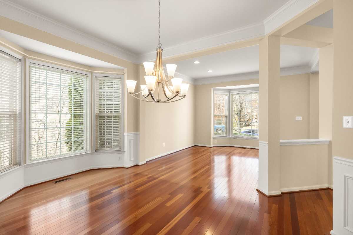 Garrell Group Top Leesburg Realtor 19296 Creek Field Cir web 10