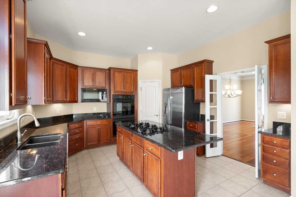 Garrell Group Top Leesburg Realtor 19296 Creek Field Cir web 13