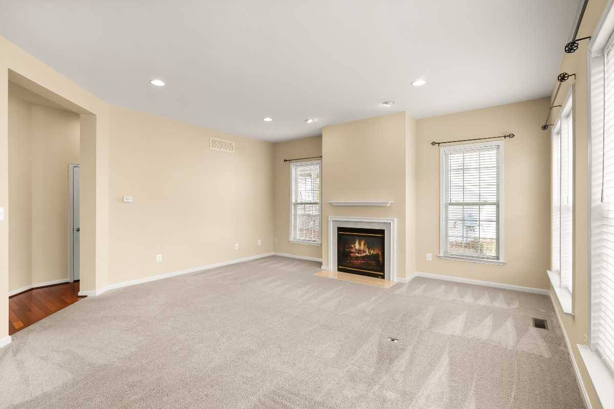 Garrell Group Top Leesburg Realtor 19296 Creek Field Cir web 15