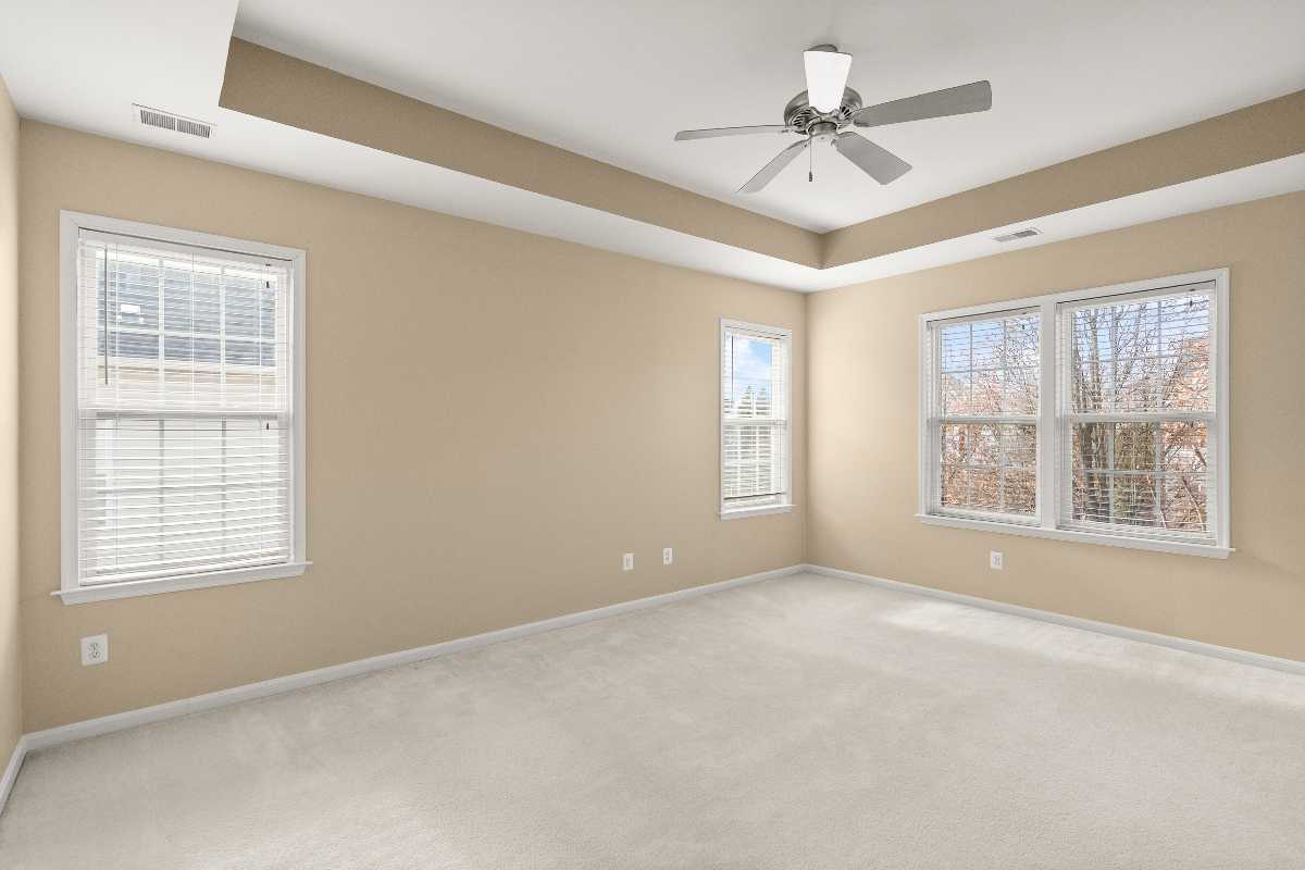 Garrell Group Top Leesburg Realtor 19296 Creek Field Cir web 21