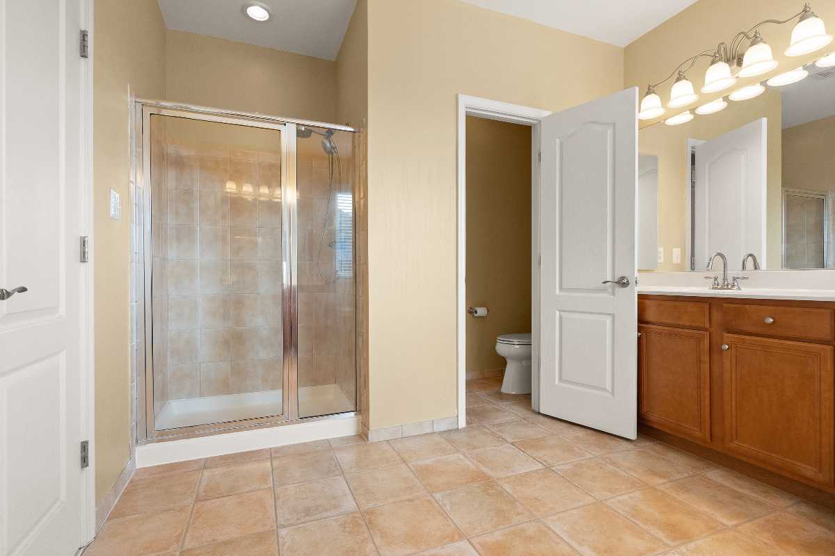 Garrell Group Top Leesburg Realtor 19296 Creek Field Cir web 25