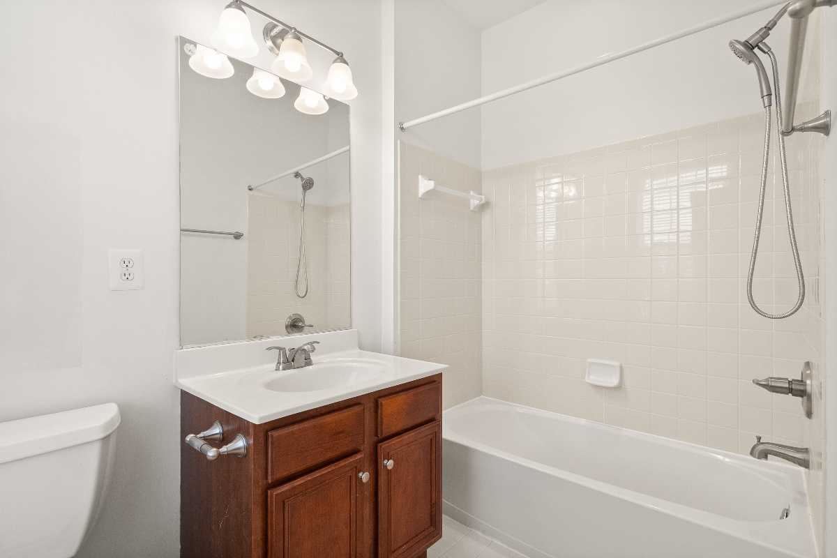 Garrell Group Top Leesburg Realtor 19296 Creek Field Cir web 28