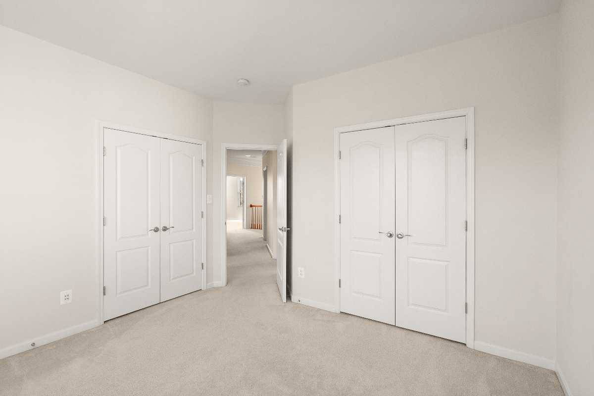 Garrell Group Top Leesburg Realtor 19296 Creek Field Cir web 30