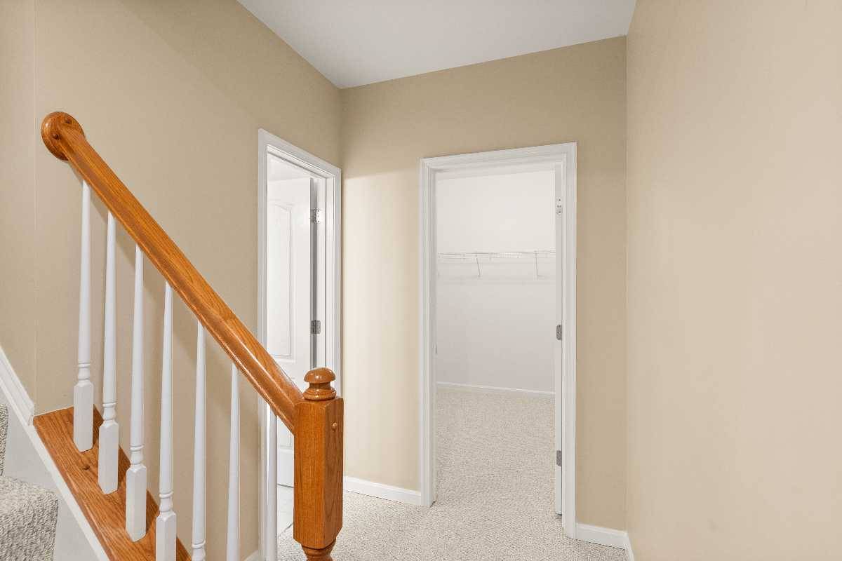 Garrell Group Top Leesburg Realtor 19296 Creek Field Cir web 33