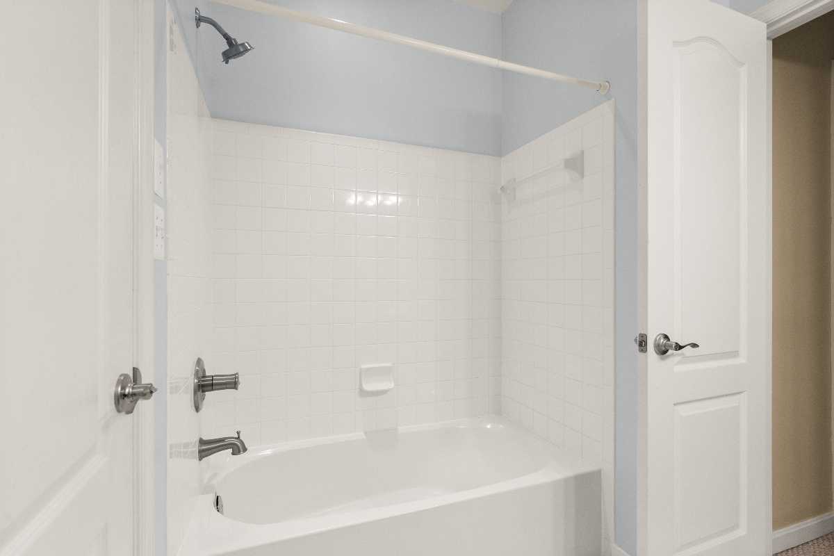 Garrell Group Top Leesburg Realtor 19296 Creek Field Cir web 38