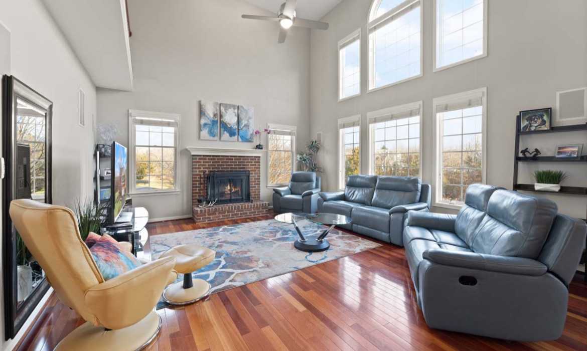 Garrell Group Top Ashburn Realtor 43387 La Belle Pl web 08