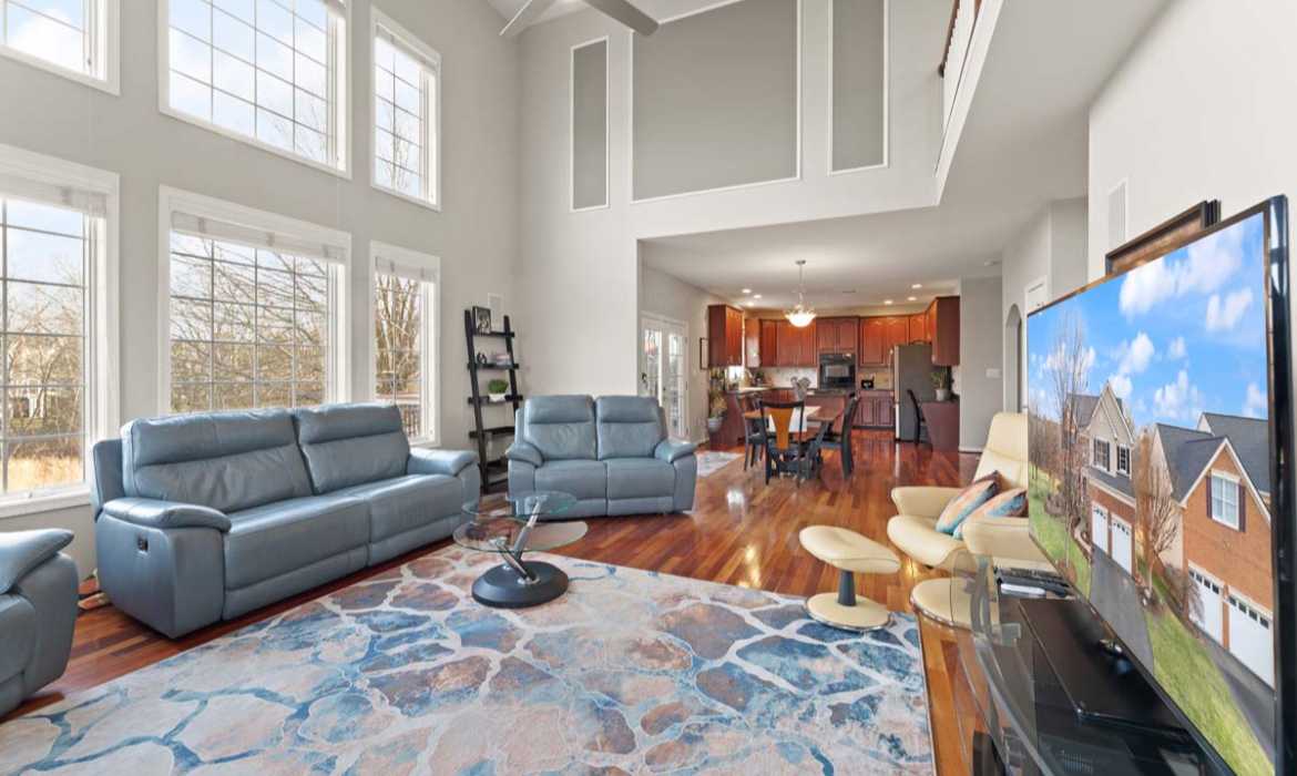 Garrell Group Top Ashburn Realtor 43387 La Belle Pl web 11