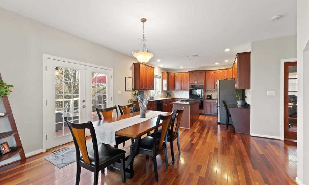 Garrell Group Top Ashburn Realtor 43387 La Belle Pl web 12