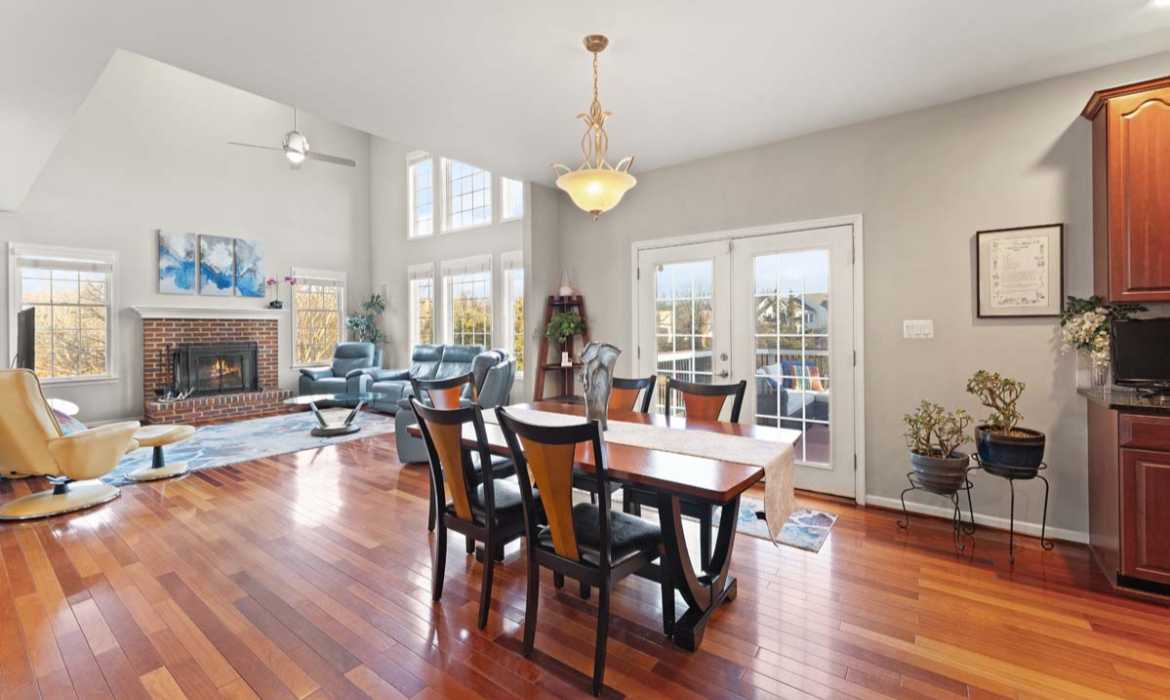 Garrell Group Top Ashburn Realtor 43387 La Belle Pl web 13