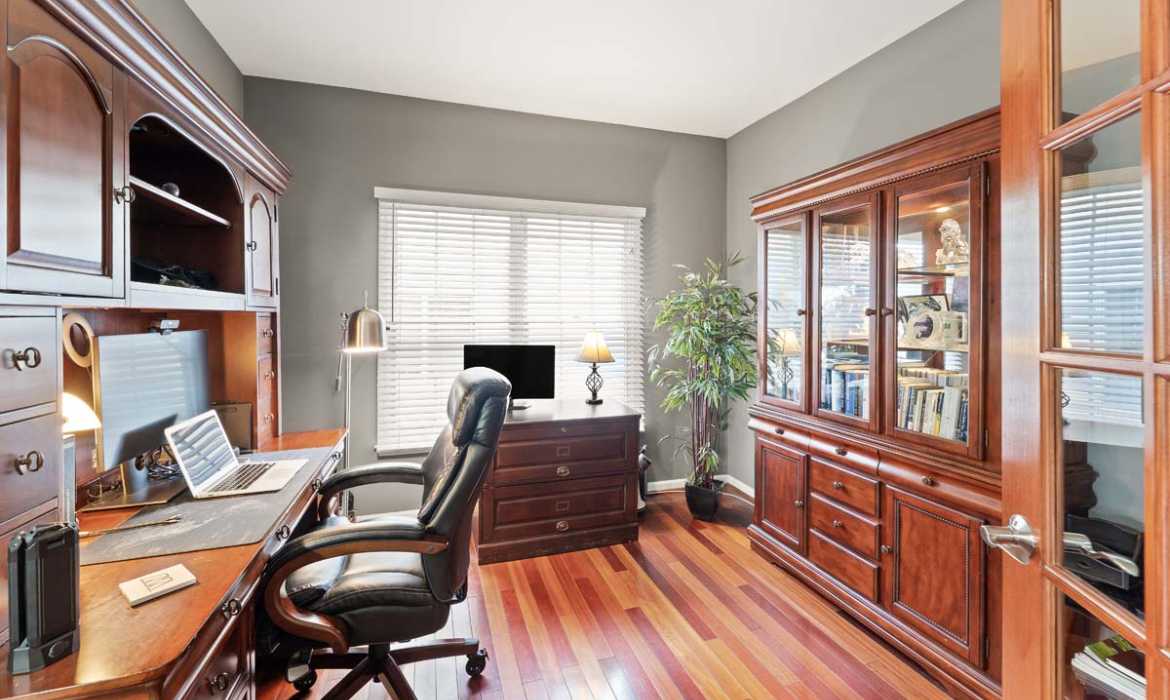 Garrell Group Top Ashburn Realtor 43387 La Belle Pl web 16