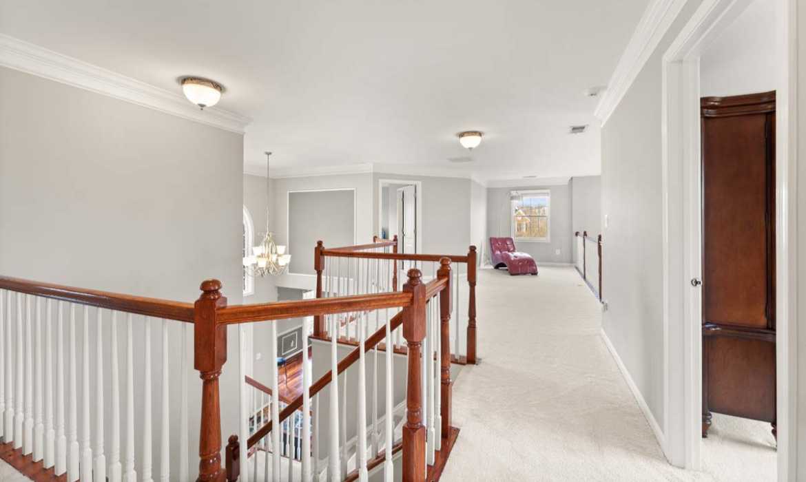 Garrell Group Top Ashburn Realtor 43387 La Belle Pl web 19