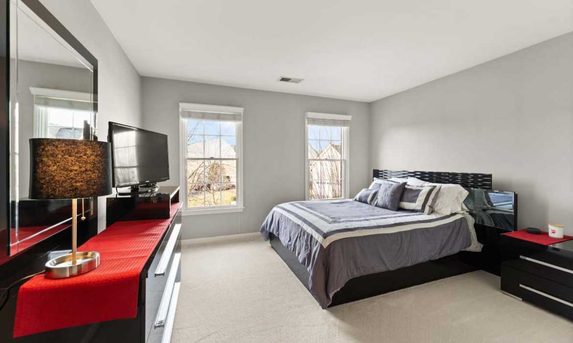 Garrell Group Top Ashburn Realtor 43387 La Belle Pl web 20