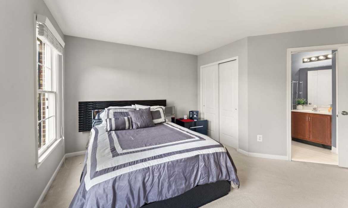 Garrell Group Top Ashburn Realtor 43387 La Belle Pl web 21