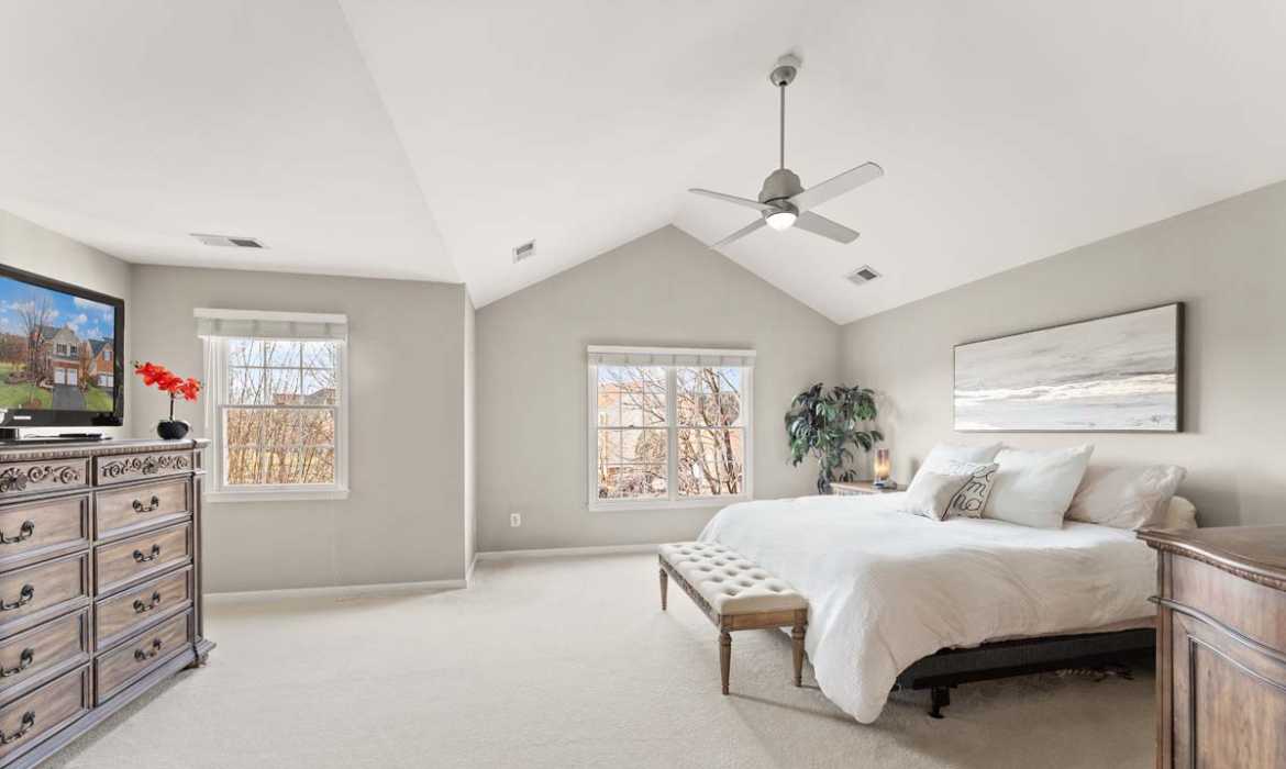 Garrell Group Top Ashburn Realtor 43387 La Belle Pl web 27