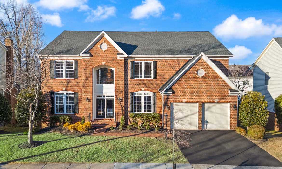 Garrell Group Top Leesburg Realtor 18771 Kipheart Dr web 03