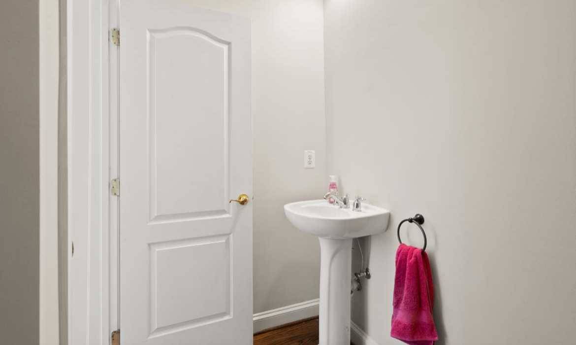 Garrell Group Top Leesburg Realtor 18771 Kipheart Dr web 18