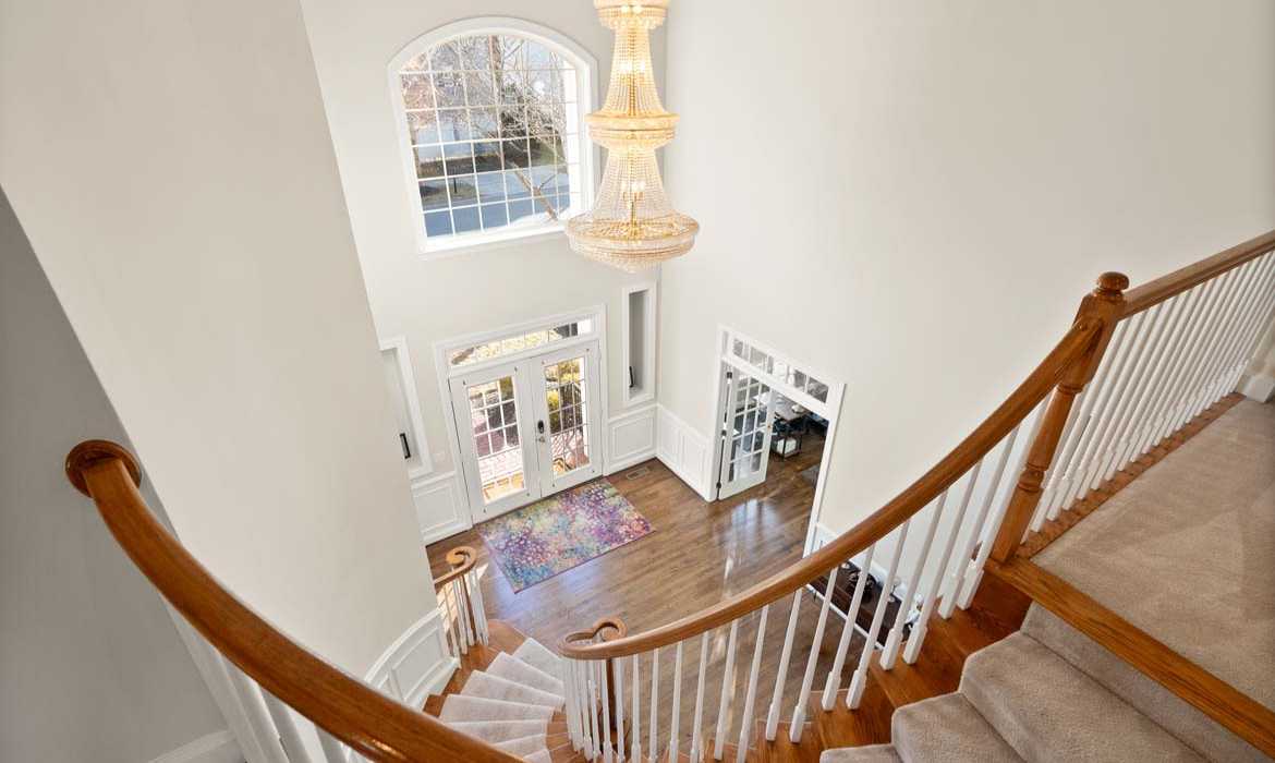 Garrell Group Top Leesburg Realtor 18771 Kipheart Dr web 20