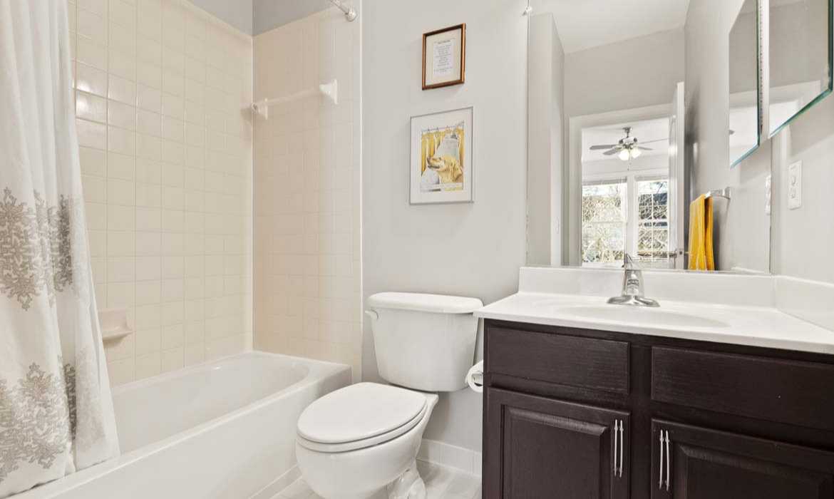 Garrell Group Top Leesburg Realtor 18771 Kipheart Dr web 30