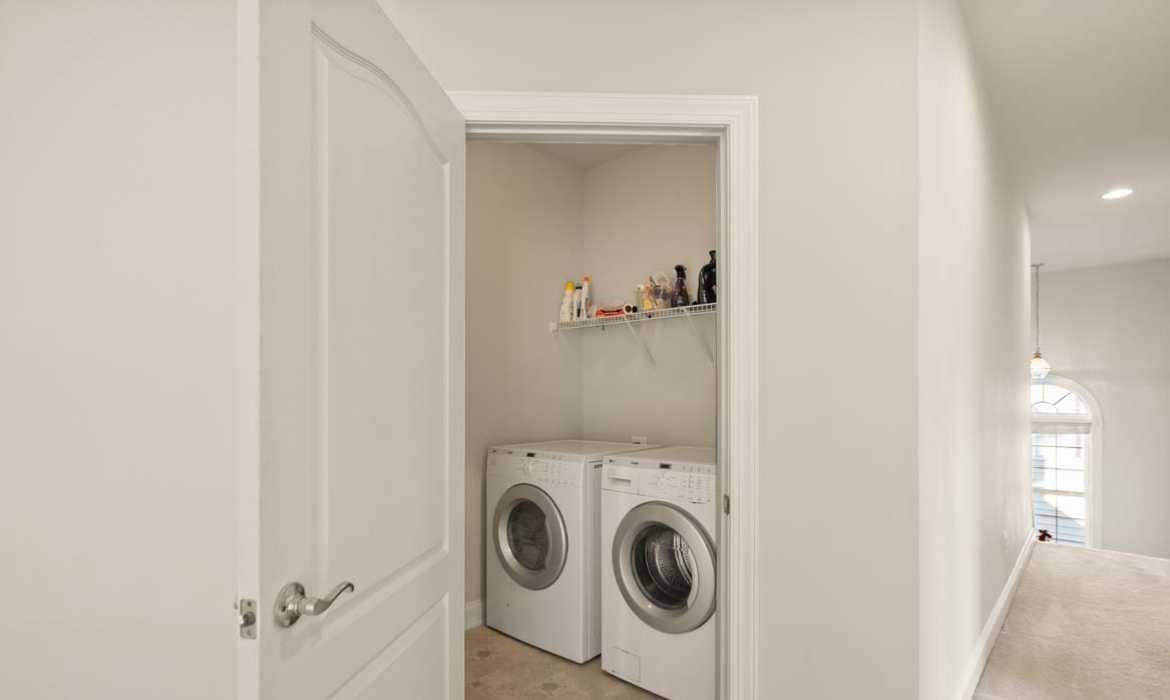 Garrell Group Top Leesburg Realtor 18771 Kipheart Dr web 37